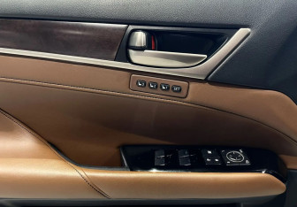 Подержанный автомобиль Lexus GS 2012 года (20 фото)