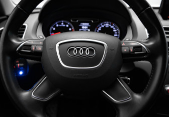 Подержанный автомобиль Audi Q3 2013 года (10 фото)