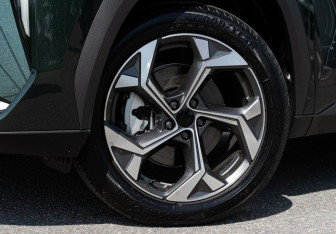 Новый Geely Atlas 2025 (4 фото)