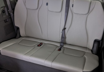Подержанный автомобиль Kia Carnival 2021 года (28 фото)