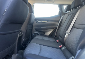 Подержанный автомобиль Nissan Qashqai 2016 года (11 фото)