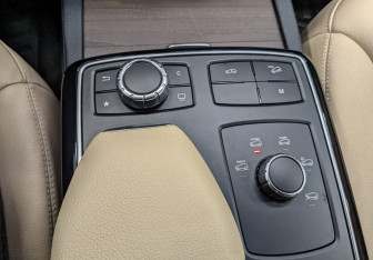 Подержанный автомобиль Mercedes-Benz GLE 2016 года (25 фото)