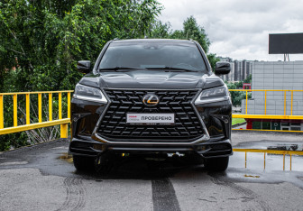 Подержанный автомобиль Lexus LX 2020 года (2 фото)