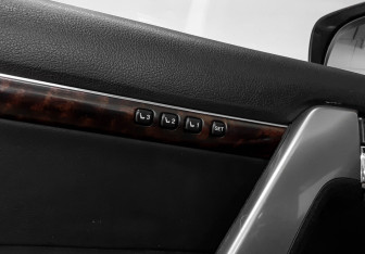 Подержанный автомобиль Toyota Land Cruiser Suv 2013 года (19 фото)