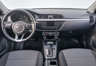 Подержанный автомобиль Kia Rio Hatchback 2020 года (12 фото)