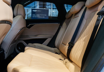 Подержанный автомобиль Voyah Free 2022 года (8 фото)