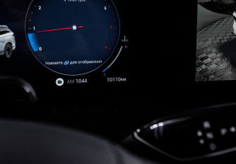 Подержанный автомобиль Jaecoo J8 2024 года (11 фото)