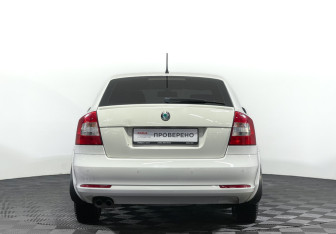 Подержанный автомобиль Skoda Octavia Liftback 2013 года (6 фото)