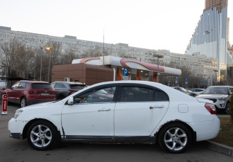 Подержанный автомобиль Geely Emgrand EC7 Sedan 2013 года (6 фото)