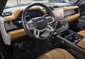 Подержанный автомобиль Land Rover Defender Suv 2023 года (16 фото)