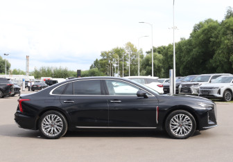 Подержанный автомобиль Hongqi H5 2024 года (4 фото)