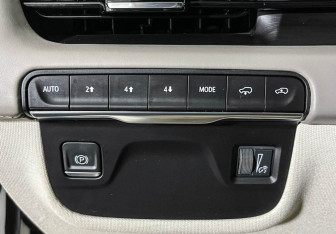 Подержанный автомобиль Cadillac Escalade Suv 2021 года (18 фото)