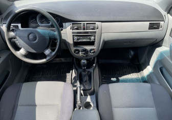 Подержанный автомобиль Chevrolet Lacetti Sedan 2008 года (10 фото)