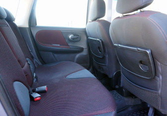 Подержанный автомобиль Nissan Note 2008 года (10 фото)