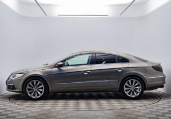 Подержанный автомобиль Volkswagen Passat CC 2011 года (2 фото)