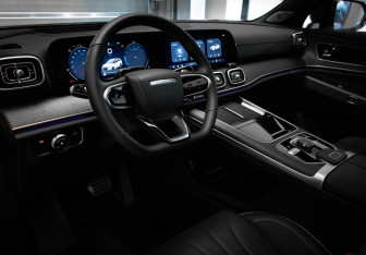 Подержанный автомобиль Jaecoo J8 2024 года (7 фото)