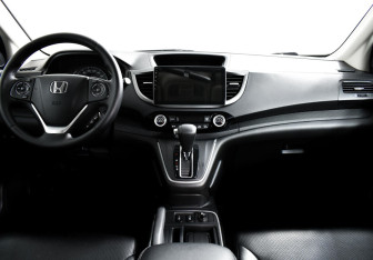 Подержанный автомобиль Honda CR-V 2015 года (10 фото)