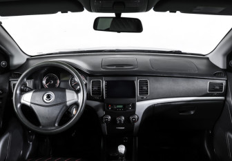 Подержанный автомобиль SsangYong Actyon 2011 года (17 фото)