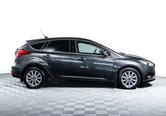Подержанный автомобиль Ford Focus Hatchback 2018 года (4 фото)