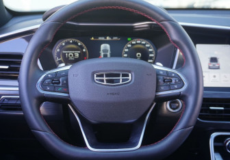 Подержанный автомобиль Geely Tugella 2023 года (15 фото)