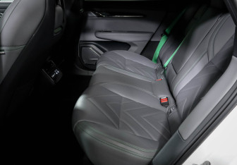 Подержанный автомобиль Zeekr 001 2023 года (10 фото)