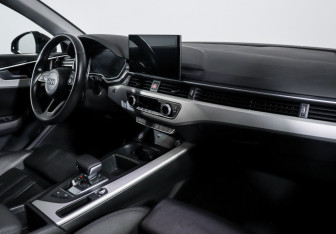 Подержанный автомобиль Audi A4 Sedan 2021 года (9 фото)