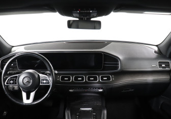 Подержанный автомобиль Mercedes-Benz GLE 2020 года (12 фото)