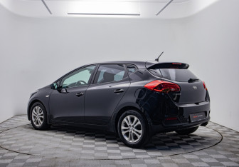 Подержанный автомобиль Kia Ceed Hatchback 2012 года (7 фото)