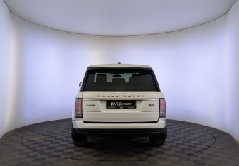 Подержанный автомобиль Land Rover Range Rover 2015 года (6 фото)