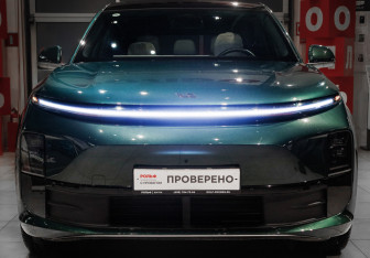 Подержанный автомобиль LiXiang L6 2024 года (2 фото)