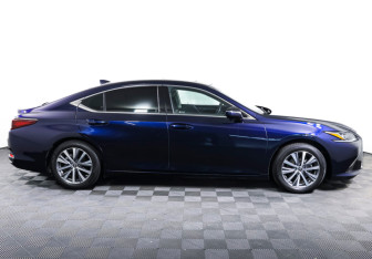 Подержанный автомобиль Lexus ES 2020 года (4 фото)