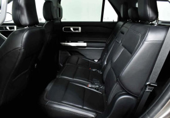 Подержанный автомобиль Ford Explorer 2020 года (9 фото)