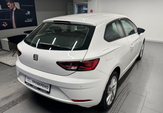 Подержанный автомобиль SEAT Leon Hatchback 2014 года (4 фото)