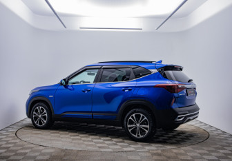 Подержанный автомобиль Kia Seltos 2022 года (7 фото)