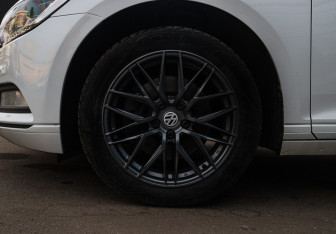 Подержанный автомобиль Volkswagen Passat Sedan 2016 года (25 фото)