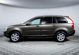 Подержанный автомобиль Volvo XC90 2012 года (8 фото)