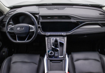 Подержанный автомобиль Geely Atlas Pro 2022 года (13 фото)
