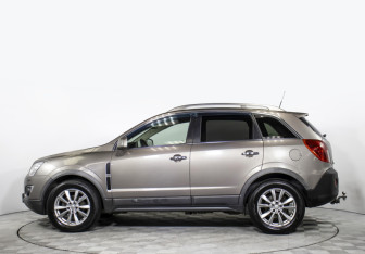 Подержанный автомобиль Opel Antara 2014 года (8 фото)