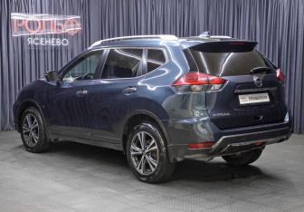 Подержанный автомобиль Nissan X-Trail 2021 года (7 фото)