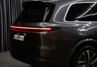 Подержанный автомобиль LiXiang L9 2023 года (33 фото)