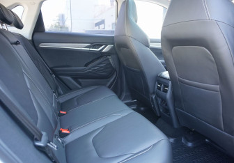 Подержанный автомобиль JAC JS6 2022 года (10 фото)