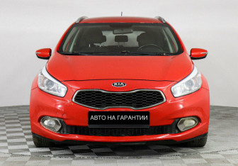 Подержанный автомобиль Kia Ceed Wagon 2014 года (2 фото)
