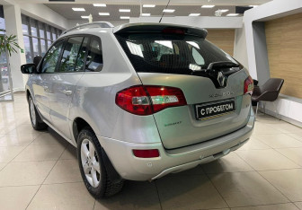 Подержанный автомобиль Renault Koleos 2012 года (7 фото)
