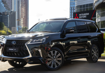 Подержанный автомобиль Lexus LX 2018 года (28 фото)