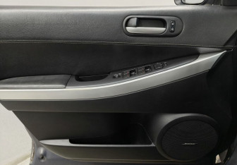 Подержанный автомобиль Mazda CX-7 2008 года (16 фото)