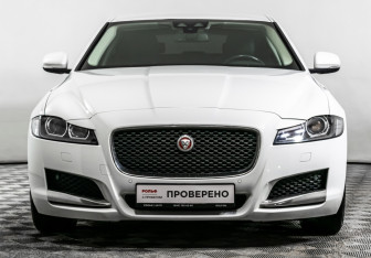 Подержанный автомобиль Jaguar XF Sedan 2018 года (2 фото)