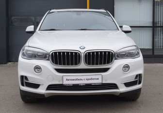 Подержанный автомобиль BMW X5 2016 года (2 фото)