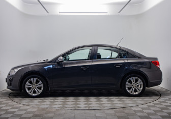 Подержанный автомобиль Chevrolet Cruze Sedan 2014 года (2 фото)