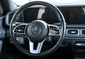 Подержанный автомобиль Mercedes-Benz GLE 2020 года (17 фото)