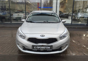 Подержанный автомобиль Kia Ceed Wagon 2013 года (2 фото)
